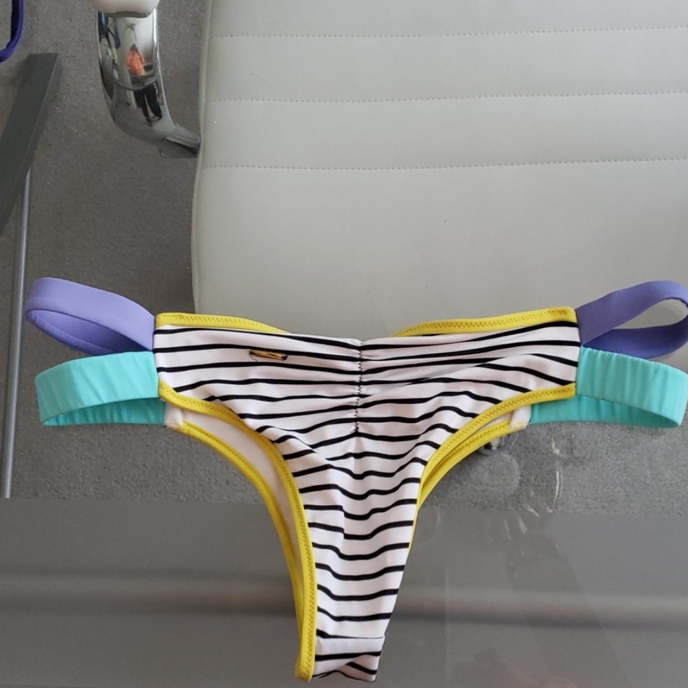 Bikini Bottom - Picture 2 of 3